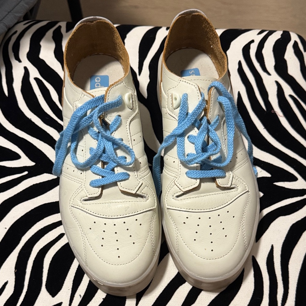 Men’s adidas White & Blue Rivalry Summer Low Sneakers